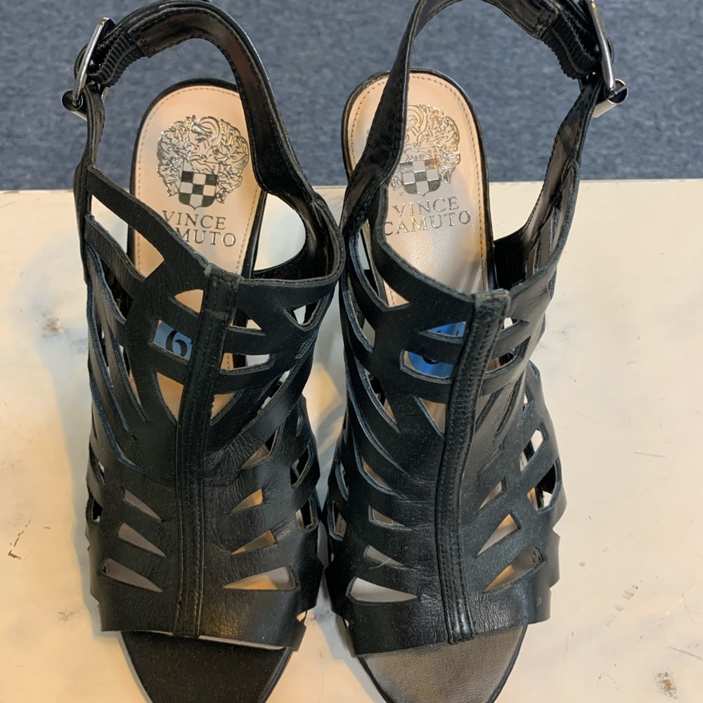 Black heels size 6 1/2